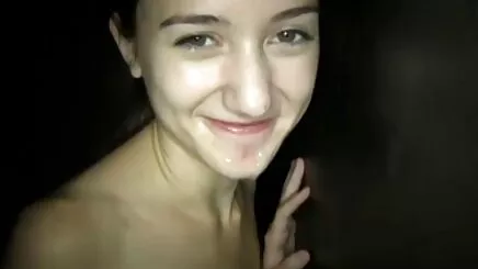 Göğüs asyalı porno altyazılı sürtme, derin öpüşme ve mastürbasyon