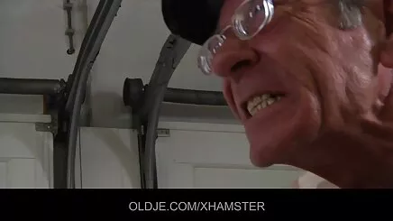 Sıcak altyazılı üvey baba porno ev yapımı küçük memeler,