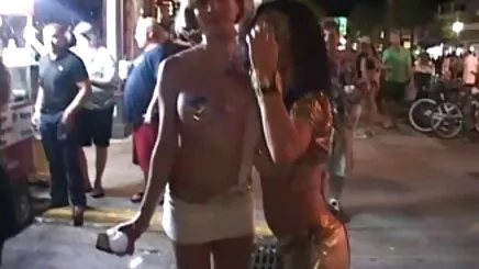 Malisa Longo yanıp sönen göğüsleri üvey anne türkçe altyazılı porno izle Monique Vita ve Mimma Biscardi