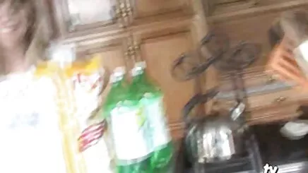 Yaşlı adam dükkan sahibi kızları clupflix porno sikiyor