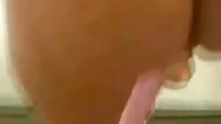 Koca bir sandalyede Kas patlama adam biqle altyazılı porno gibi büyük