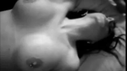 Model alt yazı üvey porno iki mükemmel kız kendileri ile oynuyor